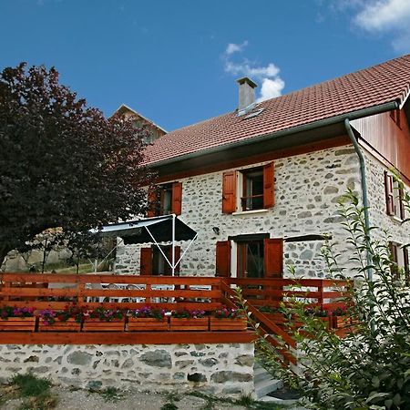 Le Carnival Bed and Breakfast Laval  Exteriör bild