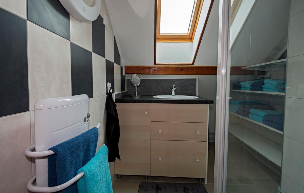 Le Carnival Bed and Breakfast Laval  Exteriör bild